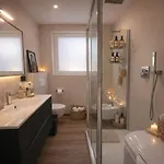 The Quiet Corner- Apartment